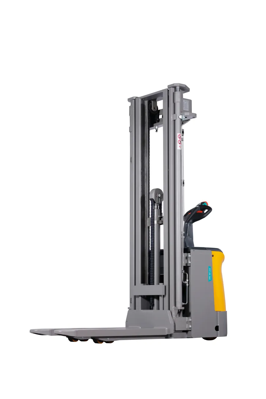 Штабелер электрический самоходный Jungheinrich ERC 216 DZ, 4590 мм с откидной площадкой оператора