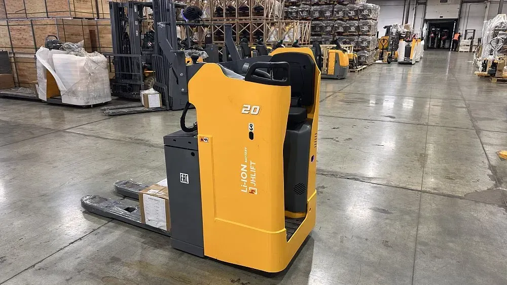 Тележка электрическая самоходная JHLIFT CBD 20X-A, 2000 кг, 1150 x 540 мм, с сиденьем оператора