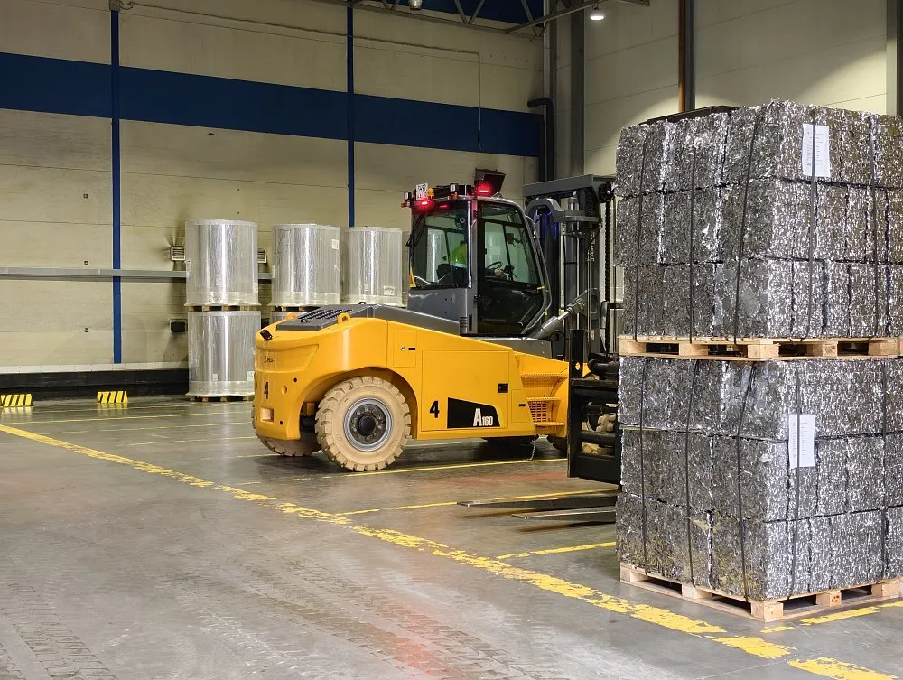 Четырехопорный электрический погрузчик JHLIFT CPD 120-160 А, 3000-6500 мм, с Li-Ion батареей