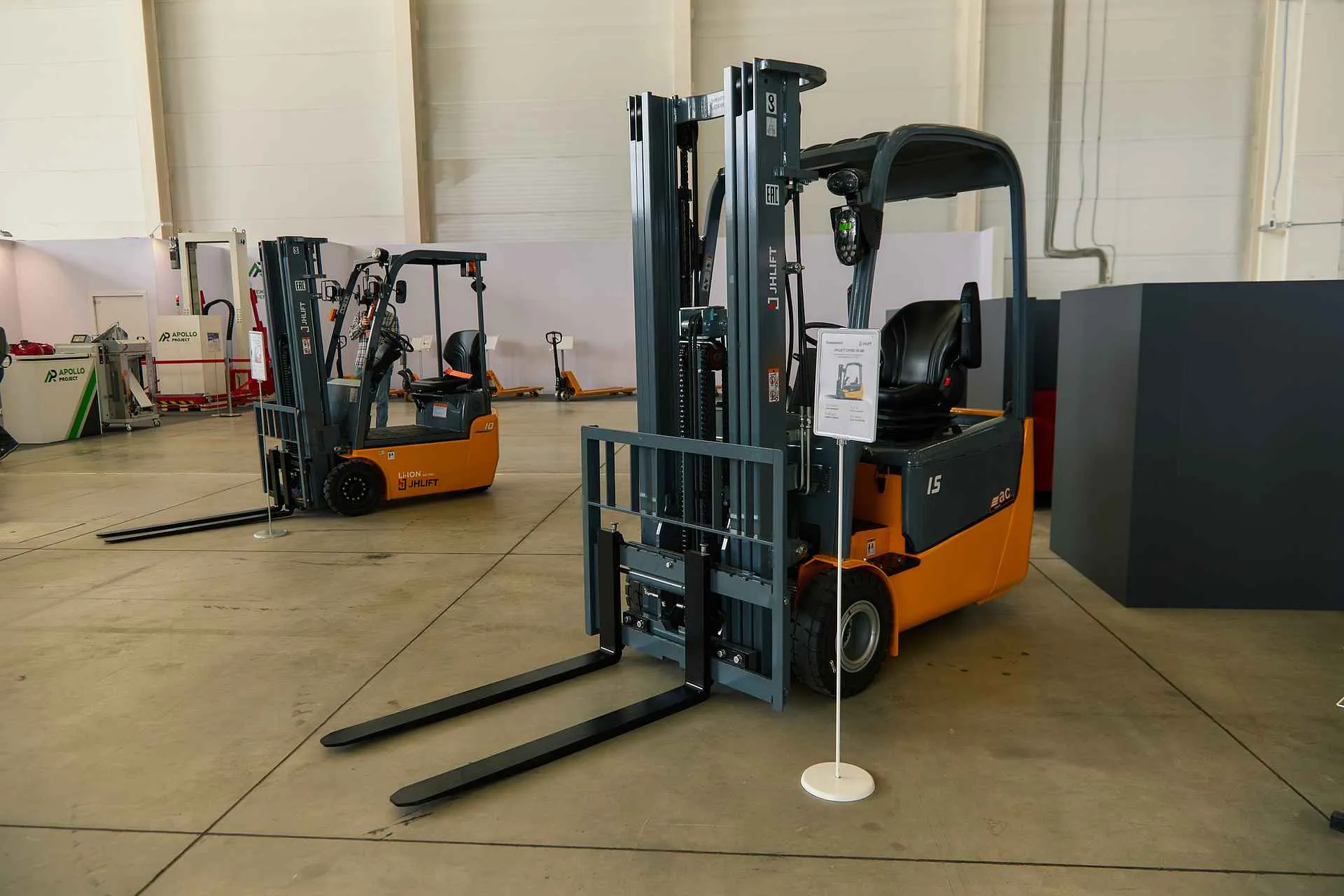 Электрический погрузчик JHLIFT CPDS 15AH, 2500-6500 мм, трехопорный, АКБ свинцово-кислотная