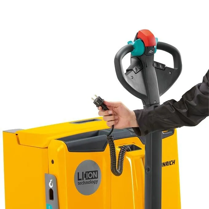 Тележка электрическая самоходная Jungheinrich EJE C20, 2000 кг, 1150 x 540 мм, с дополнительным подъёмом вил, гелевая  АКБ 220 Ah