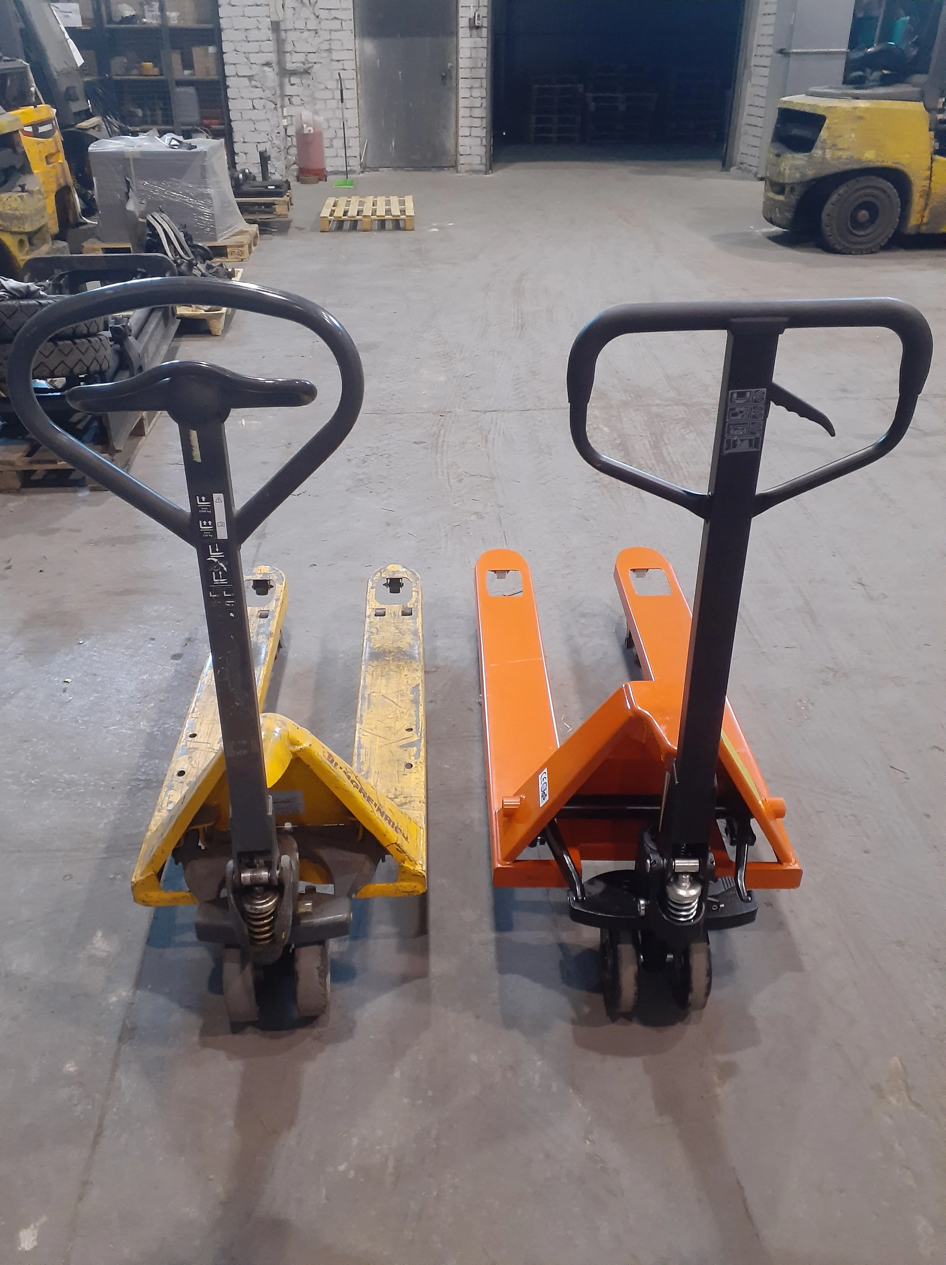 Гидравлическая тележка (рохля) CBY-AC 2.5, 2500 кг, 1150х550 мм, с полиуретановыми колесами