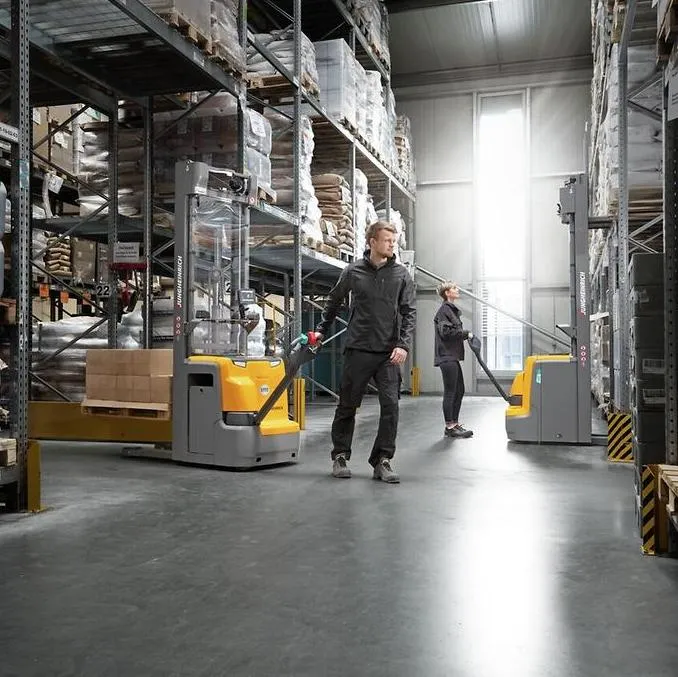 Штабелер электрический самоходный Jungheinrich EJC 216 DZ, 5250 мм