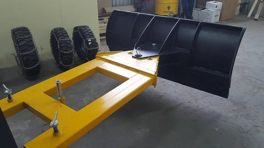 Отвал для уборки снега СО/в-1500 (крепление на вилы)