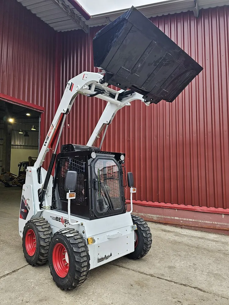 Мини-погрузчик с бортовым поворотом Beaver WS50 Xinchai
