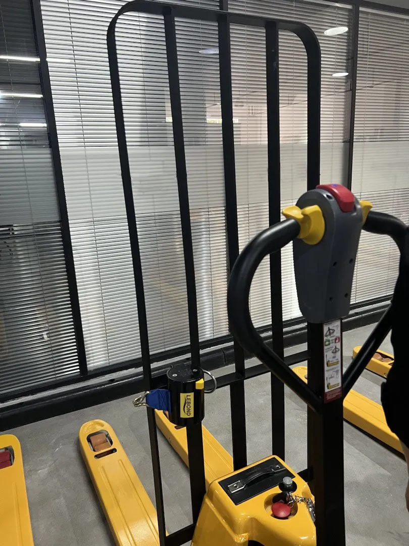 Электротележка JHLIFT EPT 15 WB с колесами баланса, защитной решеткой и АКБ 15Ah (Li-Ion)