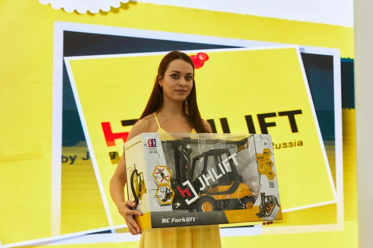 Радиоуправляемый погрузчик JHLIFT