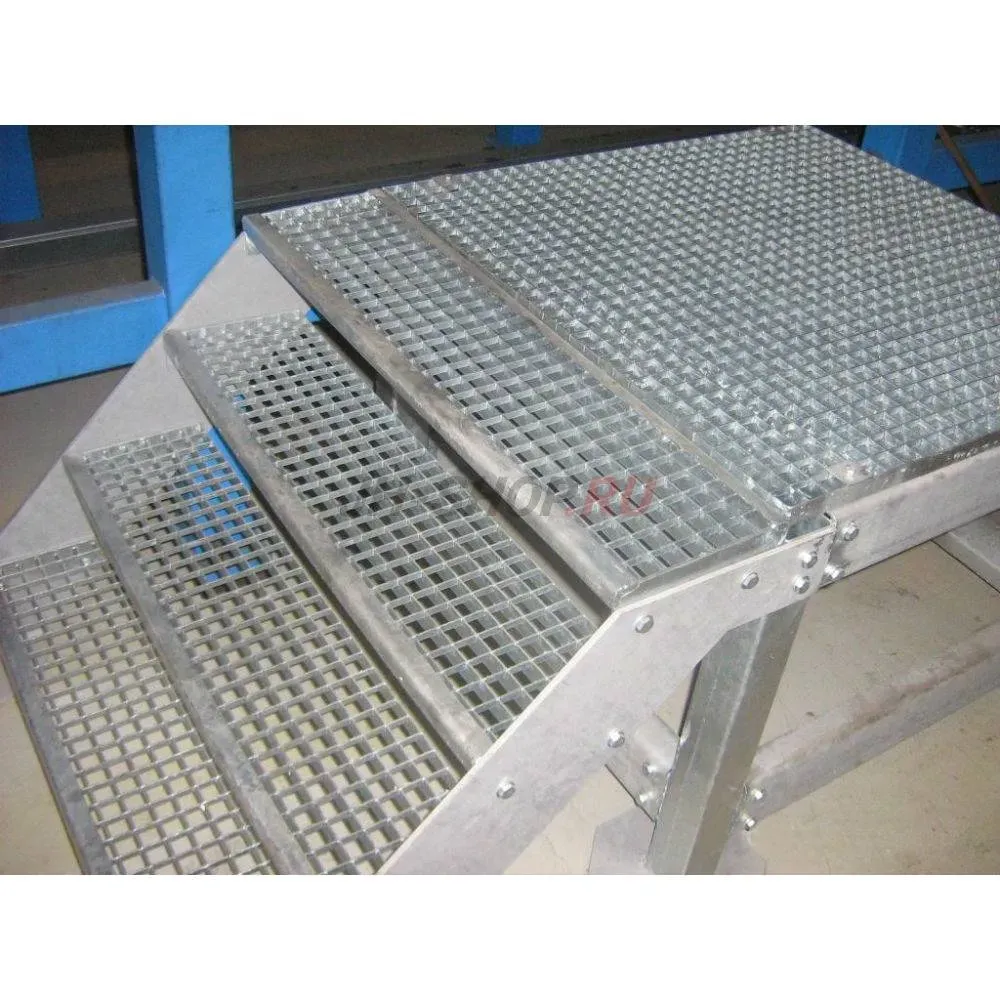 Противоскользящие решетчатые ступени, несущая полоса 30x3 мм