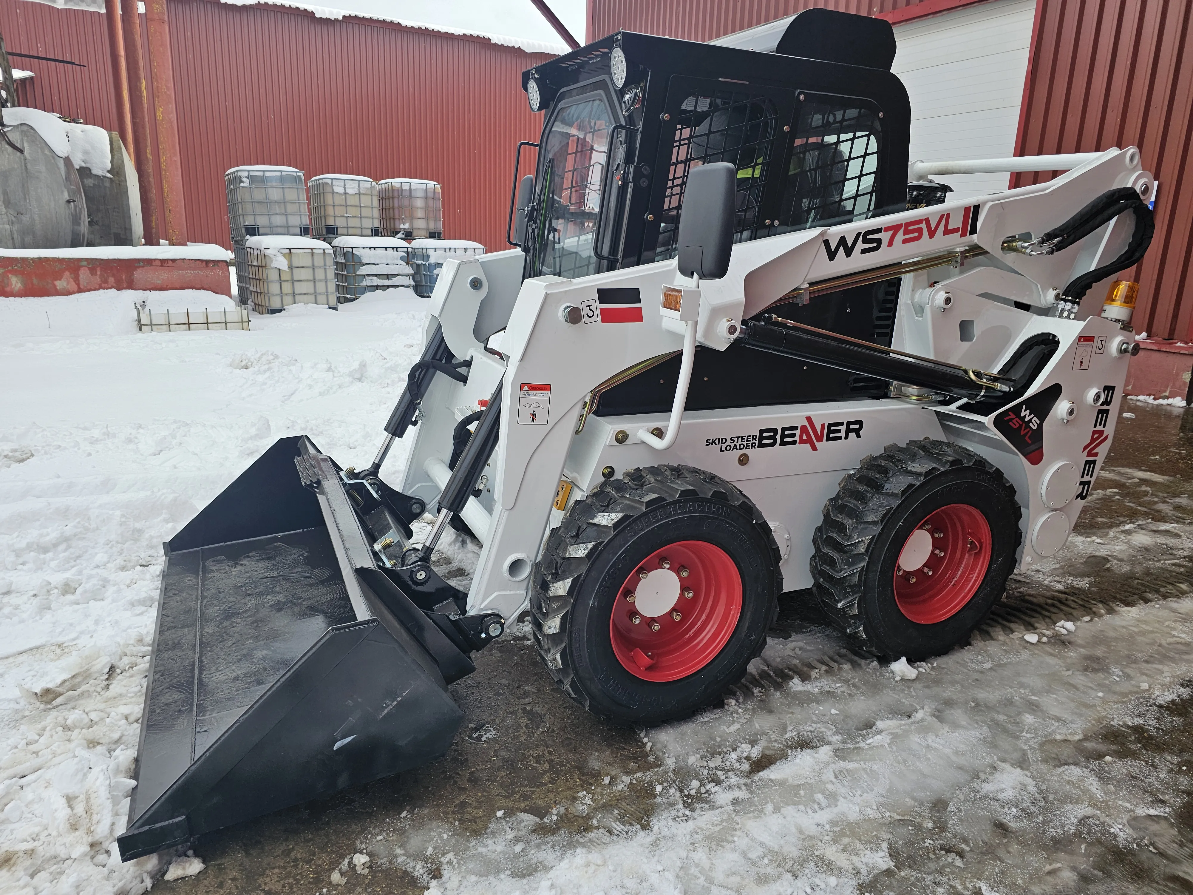 Мини-погрузчик с бортовым поворотом Beaver WS75VL
