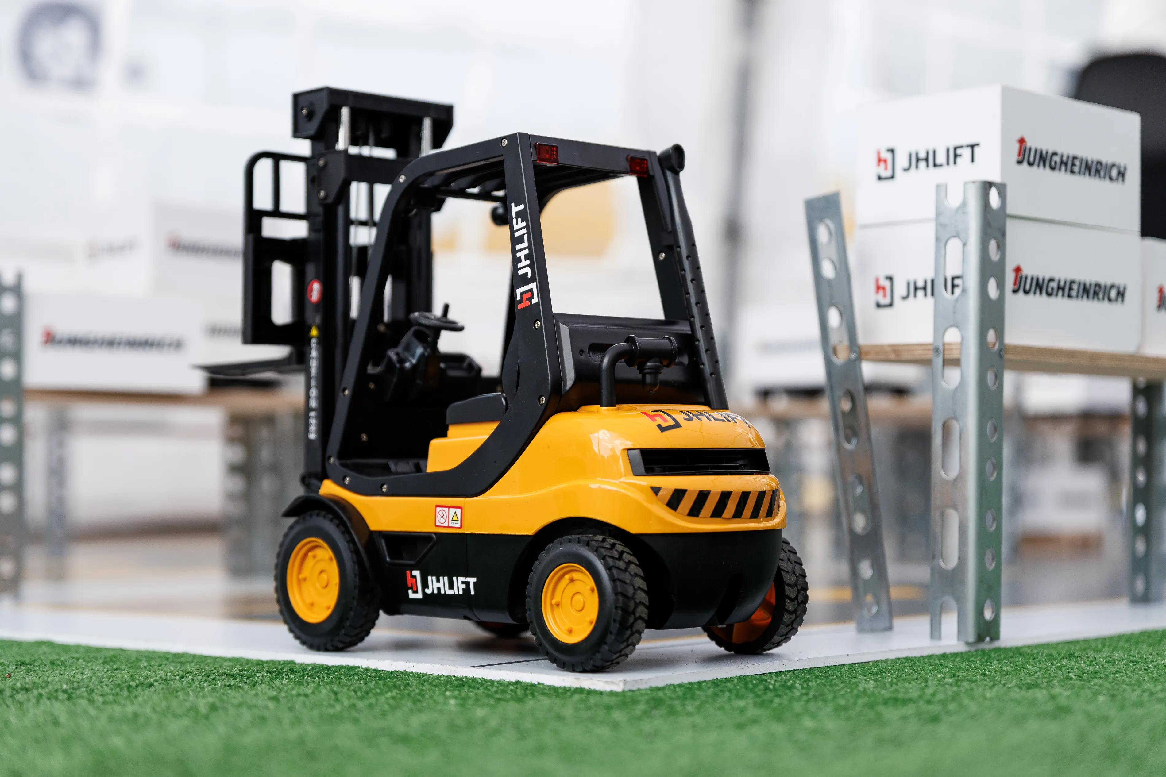 Радиоуправляемый погрузчик JHLIFT