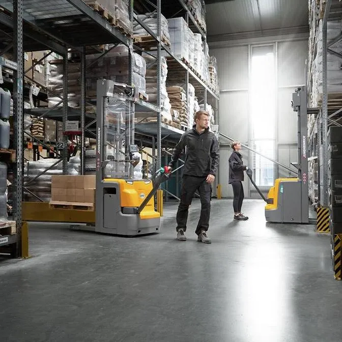 Штабелер электрический самоходный Jungheinrich EJC 214 DZ, 5350 мм