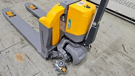 Тележка электрическая самоходная Jungheinrich PTE 15Q, Li-Ion с батареей 24V, 50Ah, 1500 кг, 1150 x 540 мм, с колесами баланса картинка