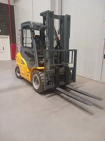 Четырехопорный электрический погрузчик JHLIFT CPD 15-38 ХE, 2500-7000 мм, с интегрированной Li-Ion батареей   картинка