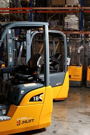 Электрический погрузчик JHLIFT CPDS 13-20 XC, трехопорный, с интегрированной Li-Ion батареей картинка