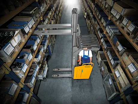 Штабелер электрический самоходный Jungheinrich ESC 214 DZ, 4300 мм картинка