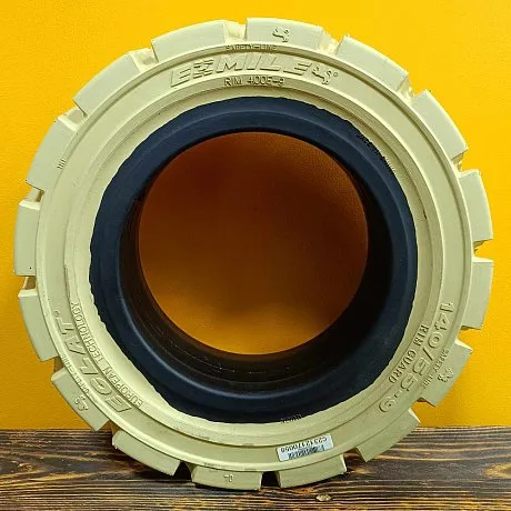 Шина цельнолитая EXMILE ECLAT 140/55-9/4.0 WS картинка