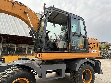 Экскаватор колесный Yuchai YC210W картинка