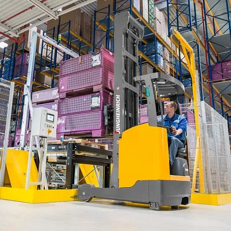 Ричтрак Jungheinrich ETV 214 DZ-GNE, 9410 мм с видеокамерой картинка