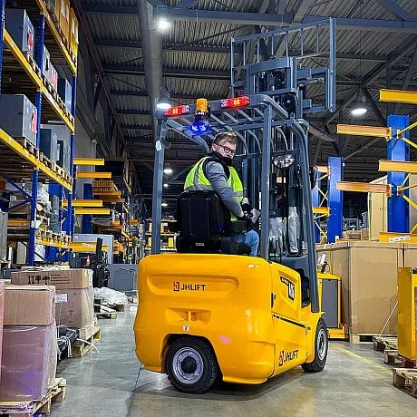 Электрический погрузчик JHLIFT CPDS 13-20A, 2500-6500 мм, трехопорный, АКБ Li-Ion / свинцово-кислотная картинка