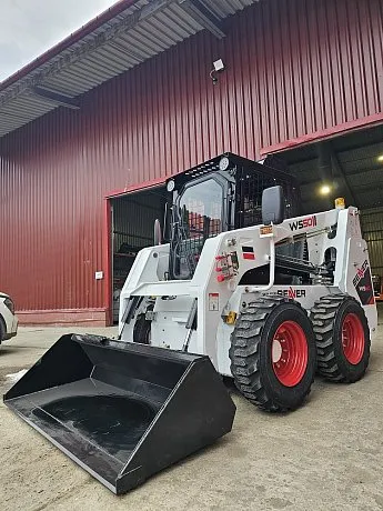 Мини-погрузчик с бортовым поворотом Beaver WS50 Xinchai картинка