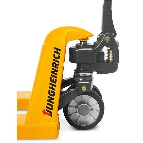 Гидравлическая тележка (рохля) Jungheinrich AM 22 C-BV, 2200 кг, 950х520 мм, с резиновыми колесами картинка