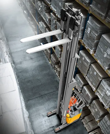 Ричтрак Jungheinrich ETV 320 DZ, 12020 мм с холодильным исполнением картинка