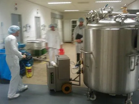 Электрический тягач MOVEXX T2500-CLEAN ROOM  б/м 2500 кг картинка