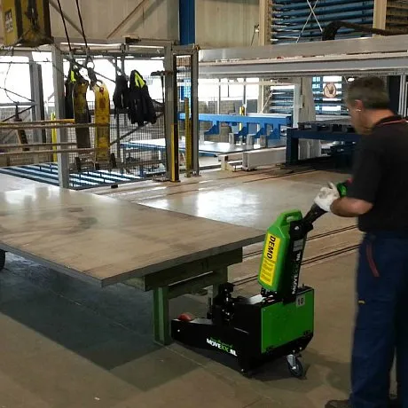 Электрический тягач MOVEXX T2500-P в комплекте с литиевой АКБ  б/м 2500 кг картинка