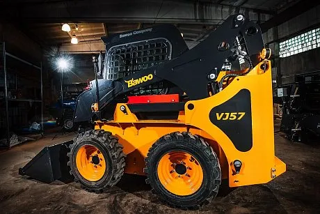 Мини-погрузчик с бортовым поворотом BAWOO VJ57 картинка