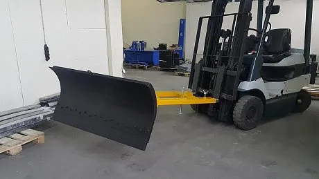 Отвал для уборки снега СО/в-2000 (крепление на вилы) картинка