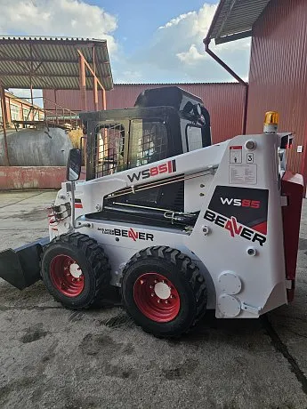 Мини-погрузчик с бортовым поворотом Beaver WS85 картинка