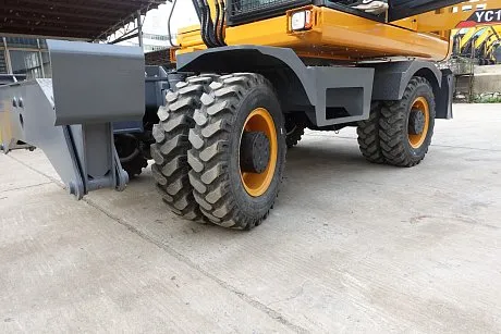 Экскаватор колесный Yuchai YC210W картинка