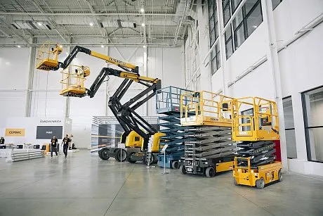 Электрический коленчатый подъемник ZOOMLION ZA14NJE-Li, р/в 16000 мм, г/п 230 кг  картинка
