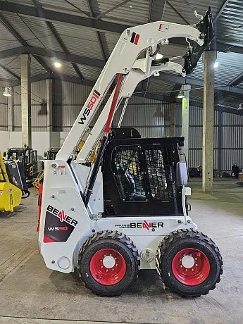 Мини-погрузчик с бортовым поворотом Beaver WS50 Xinchai картинка