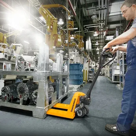 Длинновильная гидравлическая тележка (рохля) Jungheinrich AM 22 C-BV, 2200 кг, 1360х520 мм, с резиновыми колесами картинка