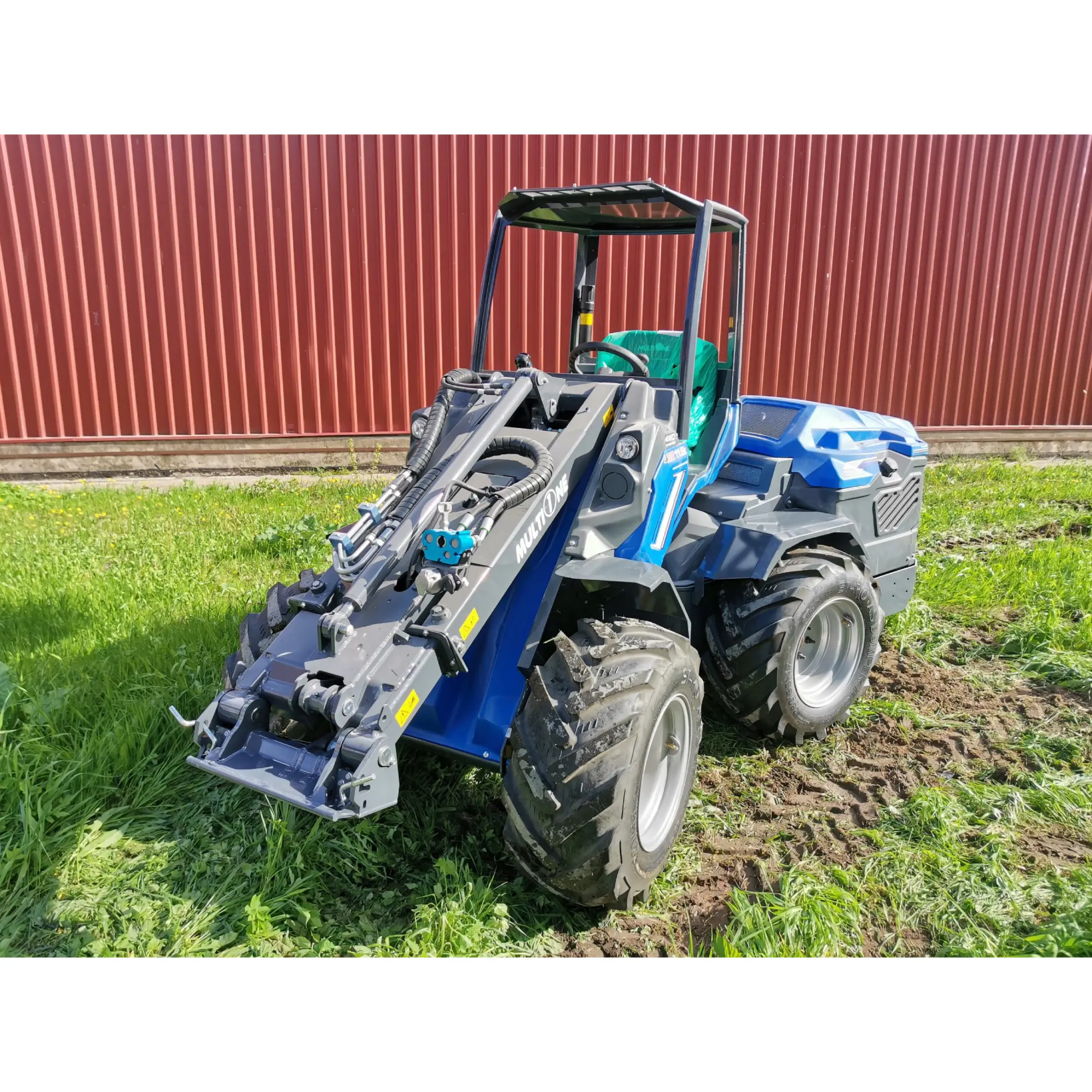 Шарнирно-сочлененный мини-погрузчик MultiOne 11.6 STAGE III + (комплектация premium)