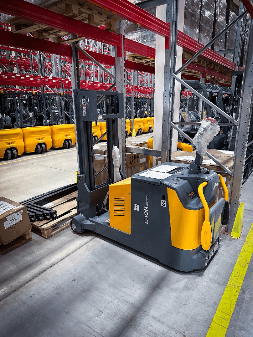 Особенности электрического штабелера с противовесом