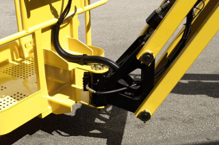 Электрический коленчатый подъемник Haulotte HA 15 IP, р/в 14870 мм, г/п 230 кг