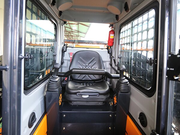 Мини-погрузчик с бортовым поворотом BAWOO BSL350