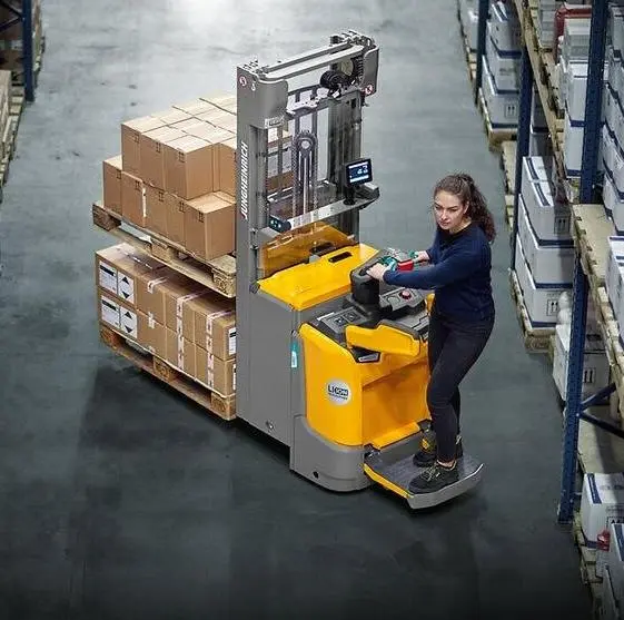 Штабелер электрический самоходный Jungheinrich ERC 216 DZ, 4590 мм с откидной площадкой оператора