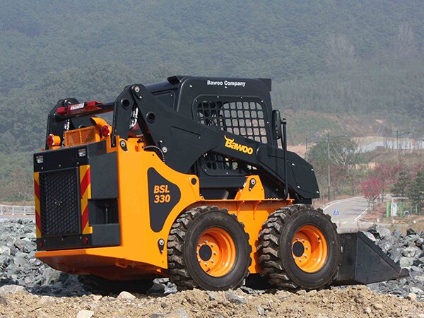 Мини-погрузчик с бортовым поворотом BAWOO BSL330