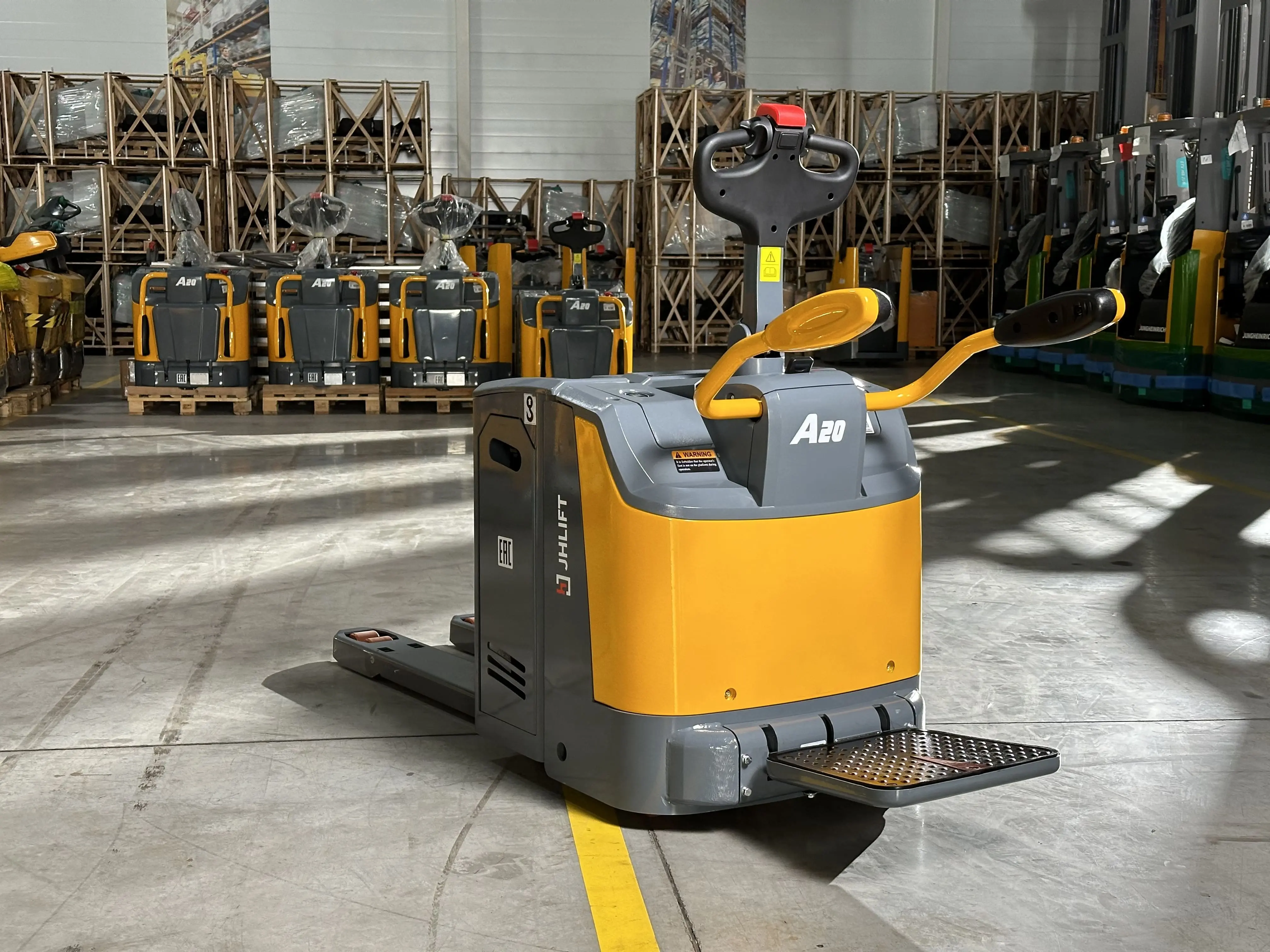 Тележка электрическая самоходная JHLIFT CBD 20AS, 2000 кг, 1150 x 540 мм, с местом для оператора, АКБ Li-Ion / свинцово-кислотная