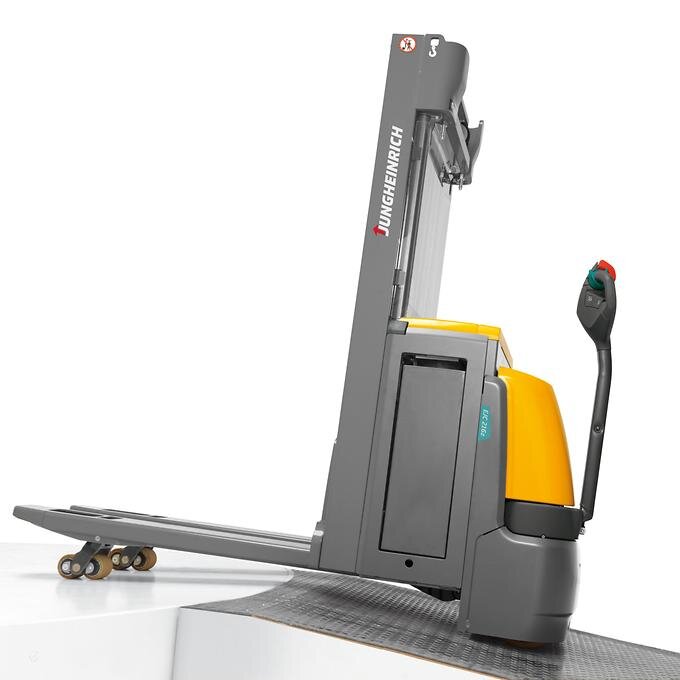 Штабелер электрический самоходный Jungheinrich EJC 212z ZT, 3600 мм с доп. подъемом опорных лап
