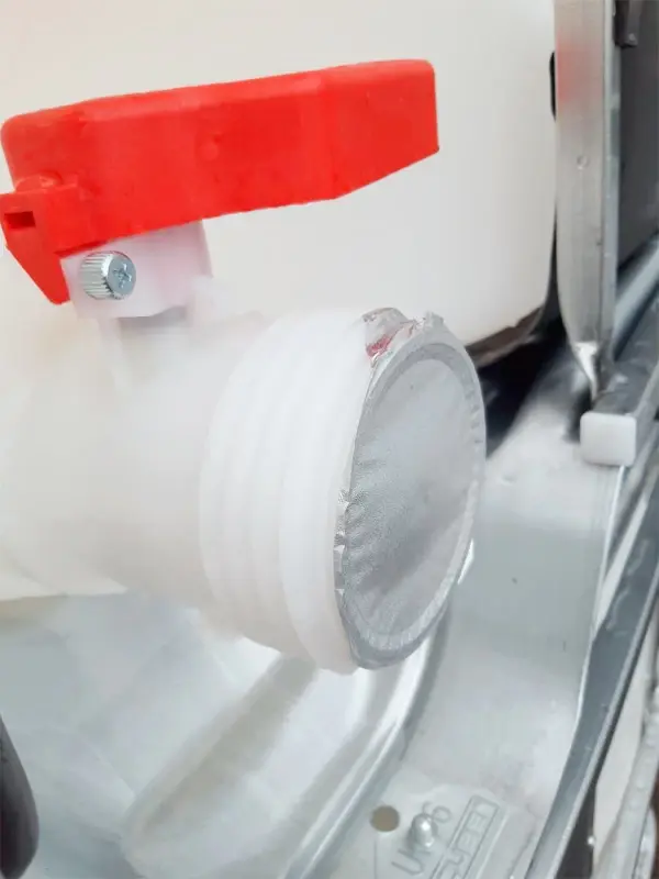 Емкость п/э куб. 1000л восстановленная на деревянном поддоне