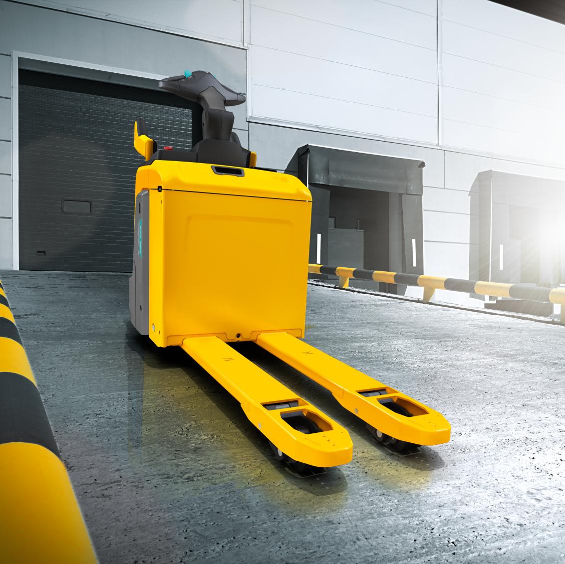 Тележка электрическая самоходная ERE 120 (6 км/ч), 2000 кг, 1150 x 535 мм, с фиксированной платформой для оператора, Li-Ion с батареей 250 Ah