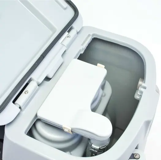 Поломоечная машина аккумуляторная с сиденьем для оператора Nilfisk BR 755