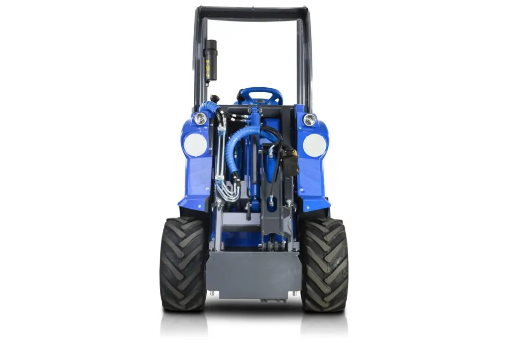 Шарнирно-сочлененный мини-погрузчик MULTIONE 5.2 K с ковшом