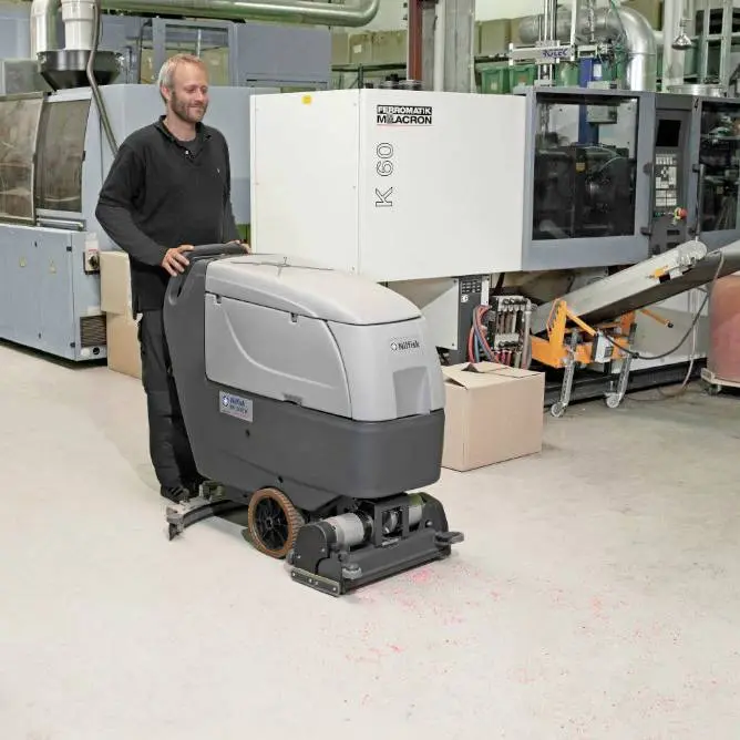 Поломоечная машина аккумуляторная толкаемого типа с АКБ Nifisk BA 551 D Ecoflex