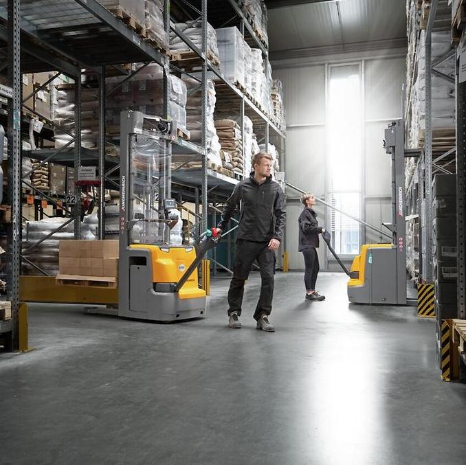 Штабелер электрический самоходный Jungheinrich EJC 216 DZ, 5250 мм