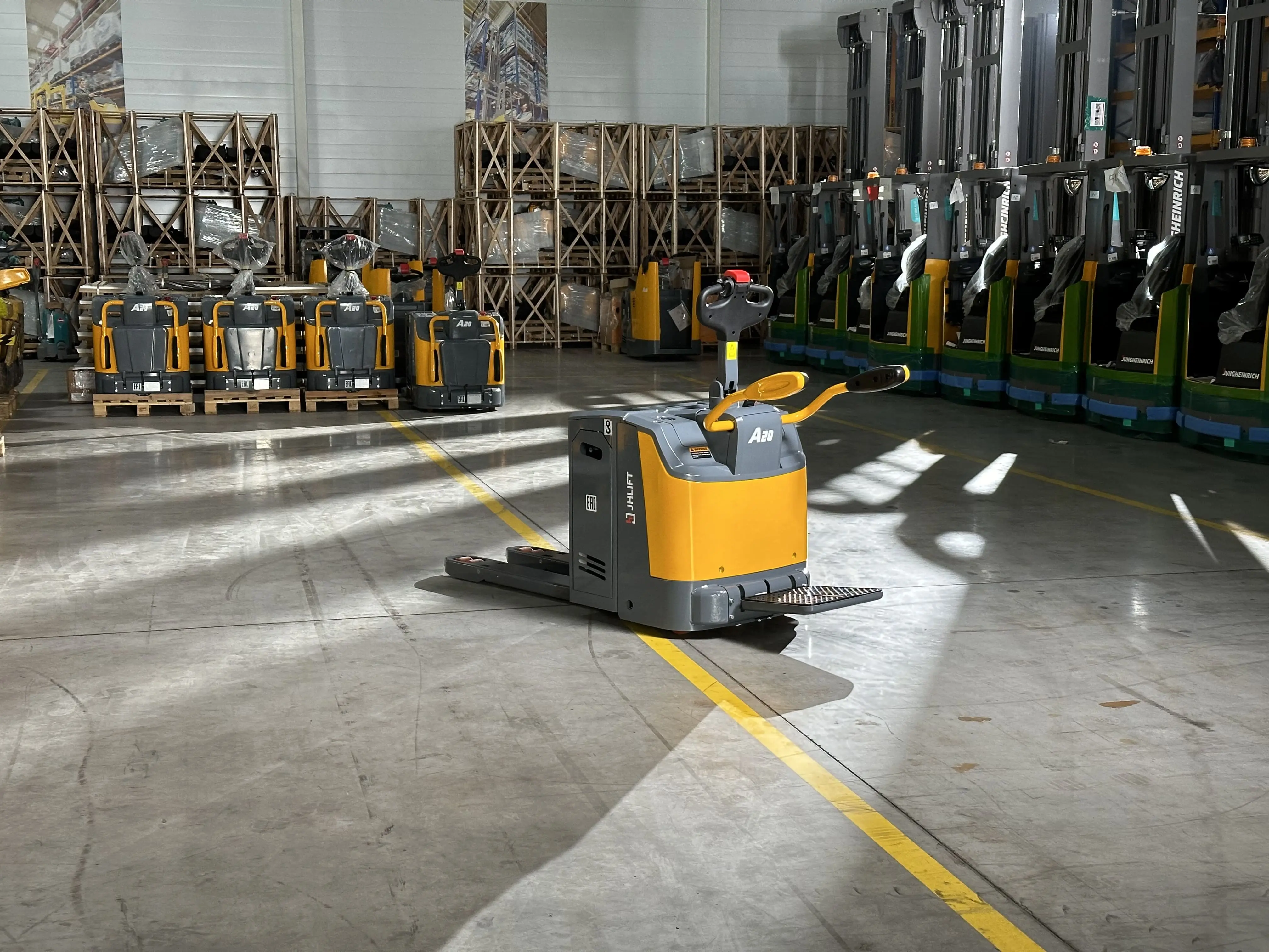 Тележка электрическая самоходная JHLIFT CBD 20AS, 2000 кг, 1150 x 540 мм, с местом для оператора, АКБ Li-Ion / свинцово-кислотная